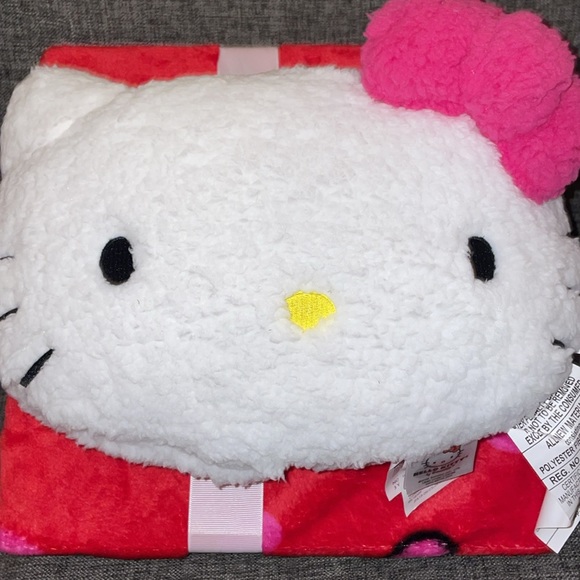 24HR DROP ⬇️ 4PC Hello Kitty Valentines Day Bundle - Picture 10 of 11
